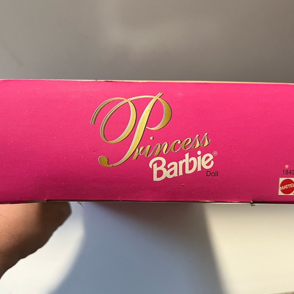 Mattel 1997 Princess Barbie - Picture 2 of 3